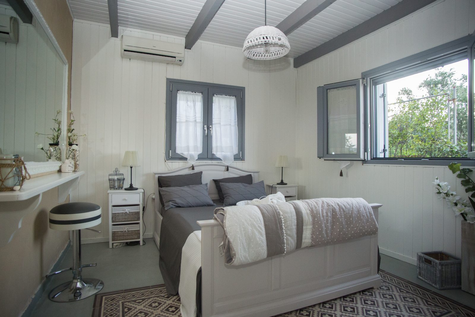 Chambre 1 vue fenêtre